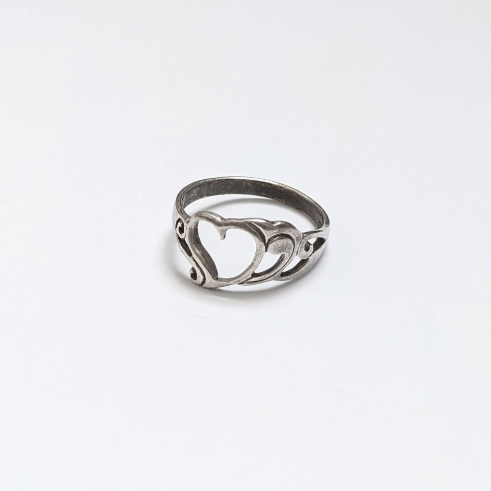 Sterling silver ring heart cutout swirls 925 size 7